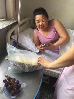 护士长为湖南患者买来榴莲