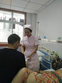 护士李佳佳公休期间为行动不便的病人购买生活用品
