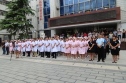 河南誉美肾病医院举办个“医师节”庆祝活动暨优秀医师表彰大会