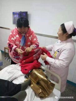 天气骤冷 护士葛玲玲热心帮住院患者买来保暖衣物