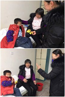 暖心!护士王锦买来礼物安抚哭闹的小患者