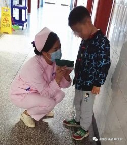 热心去服务患者,用微笑去感染患者,用真诚去守护患者!